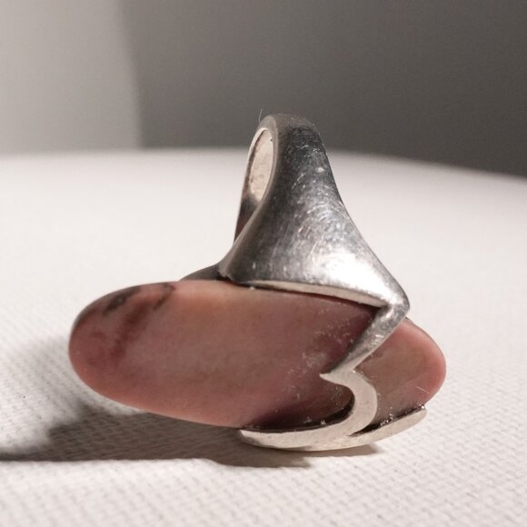 Rare to Find Elegant Pink Rhodonite Ring - Picture 4 of 7